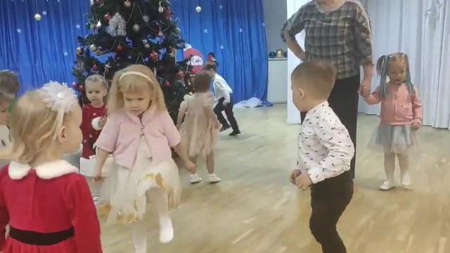 Раз два хлоп в ладоши группа 5