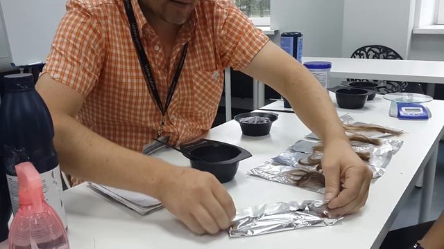 1 ч. Как вода влияет на обесцвечивающую смесь Начало эксперимента смотреть онлайн