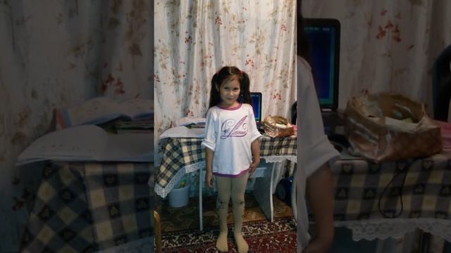 Девочка рассказывает стихотворение ,смотреть до конца смотреть онлайн