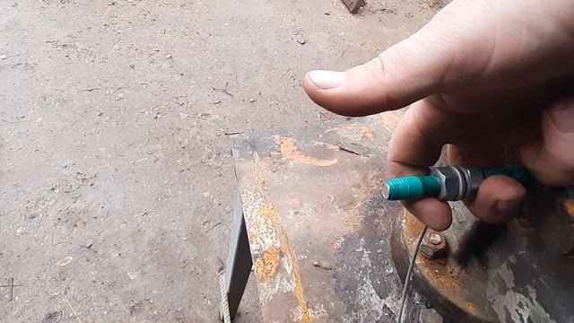 Как легко закрепить тросик с помощью обычного болта. Лайфхак для рукастых мужиков. смотреть онлайн