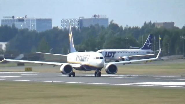 Plane spotting at Tallinn airport in 1st July 2022 смотреть онлайн