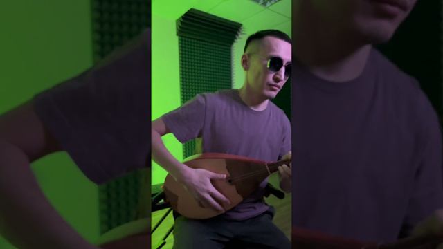 Игорь Саруханов - Скрип колеса | Скрипка-лиса / Минусовка Караоке Домбыра | Cover of Dombyra минус смотреть онлайн