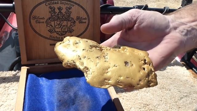 ЖЕНА ВЫГНАЛА ИЗ ДОМУ А ОН ВЗЯЛ И НАШЕЛ ЗОЛОТОЙ САМОРОДОК! смотреть онлайн