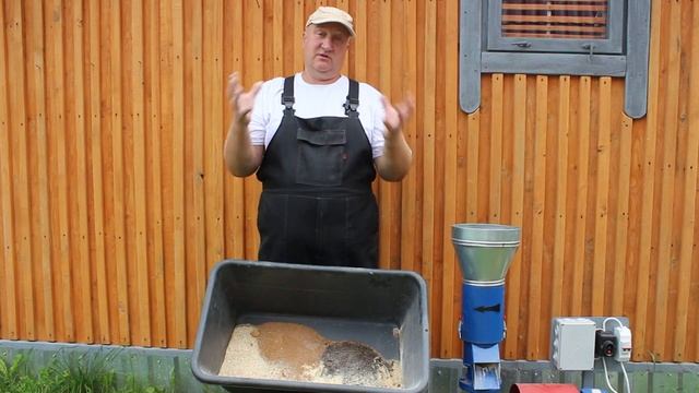 НЕЗАМЕНИМАЯ ДОБАВКА В СТАРТОВЫЙ КОРМ ДЛЯ ЦЫПЛЯТ! смотреть онлайн