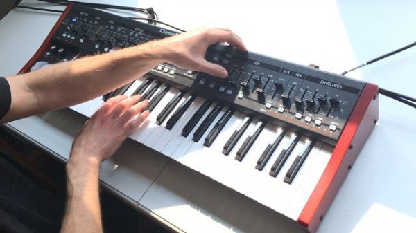 Ambient Behringer DeepMind 12 patch