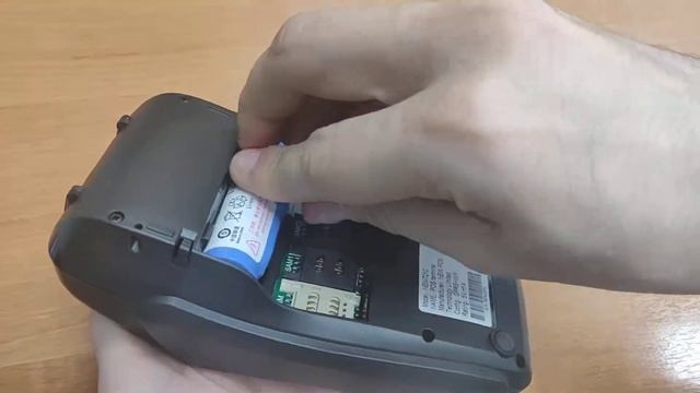 Установка батареи в терминал NEWPOS 7210 смотреть онлайн