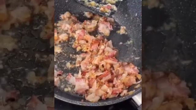 Курочка в нежном сырно-сливочном соусе с брокколи и беконом? смотреть онлайн