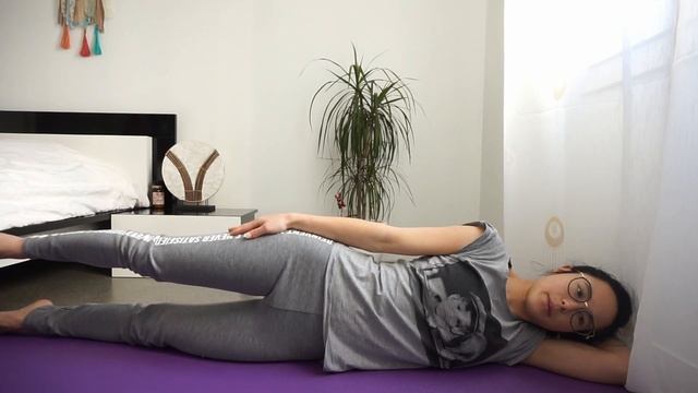 Cours de Pilates intermédiaire fait en live смотреть онлайн