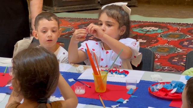 В музее «Культура и быт древнего Дербента» отметили День Государственного флага России смотреть онлайн