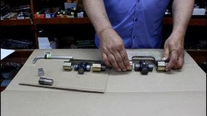 Использование съемника для снятия и установки крестовины карданного вала