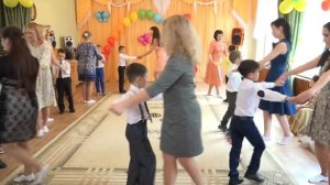 Трогательный танец Мамочек и Сыновей Выпускной бал 2018 детсад 2 Калинка группа Полянка