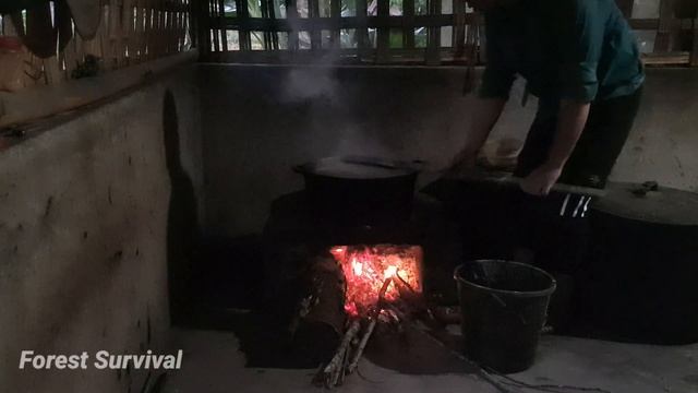 Catch chickens to sell at the market, building farm | Forest Survival. Ep 31 смотреть онлайн