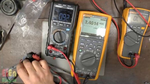 Крутой мультиметр из Китая с фонариком! MESTEK DM100C