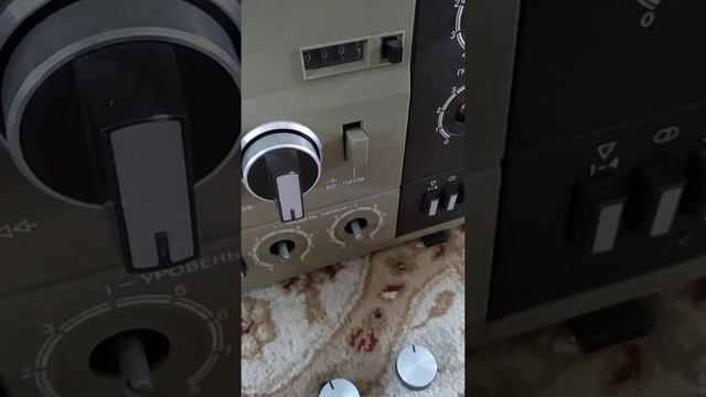 Моё очередное приобретение, катушечный магнитофон Сатурн 202-2 стерео. смотреть онлайн