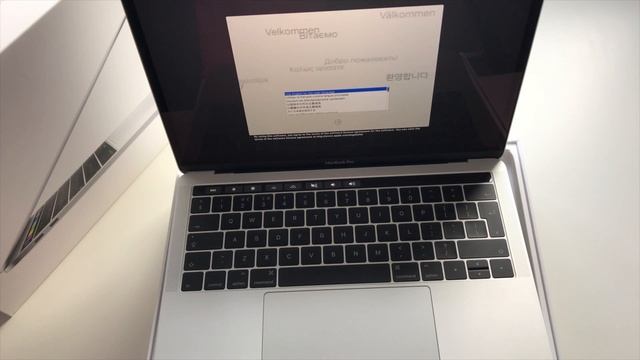 Unboxing Apple MacBook Pro 2016 with Touch Bar смотреть онлайн