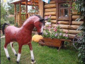 Украшение сада фигурами из монтажной пены