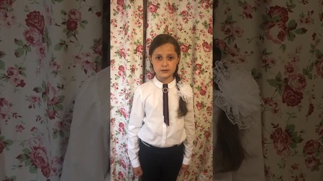 Тумасьян Мария. Стих «Чулочки» ученица 1 класса. смотреть онлайн