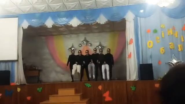 Черно-белый танец ног смотреть онлайн