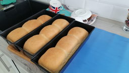 Головокружительный аромат свежего домашнего хлеба.