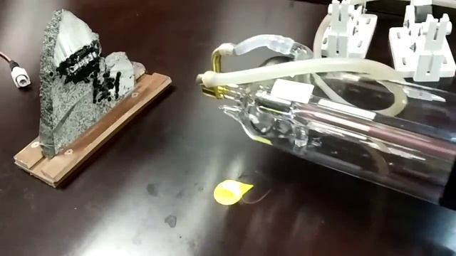 Лазерная трубка CO2 Yongli R3 (80-90 Ватт) смотреть онлайн