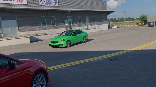 Mercedes W212 lift 6.3 optik PWF Limited Edition Gymkhana Green смотреть онлайн