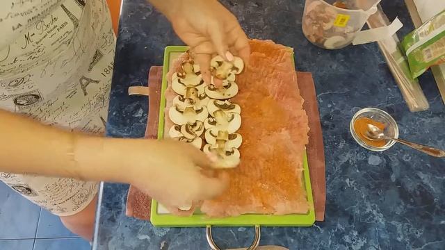Вкусный рулет из индюшиного филе с грибами. смотреть онлайн