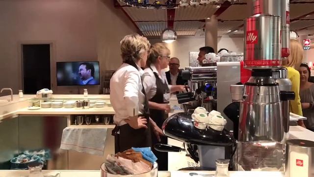 Бар illy в Università del Caffè, Триест, Италия смотреть онлайн