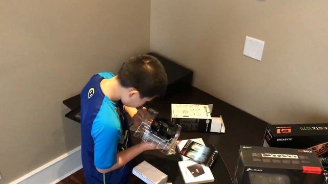 10 YEAR OLD KID BUILDS A COMPUTER!!! смотреть онлайн