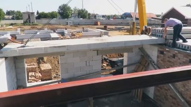 Дом из газобетонных блоков за 4 минуты
