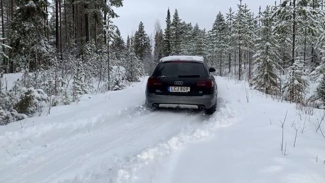 Audi A6 C6 3.0 TDI Allroad Quattro & Audi A6 C7 3.0 TDI Allroad Playing in snow! Watch till the end смотреть онлайн