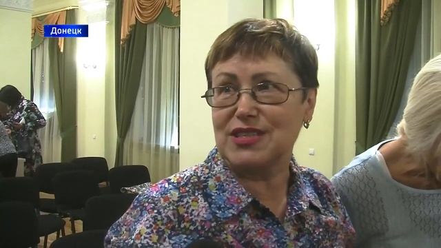 В Донецке прошёл мастер класс по живописи на воде