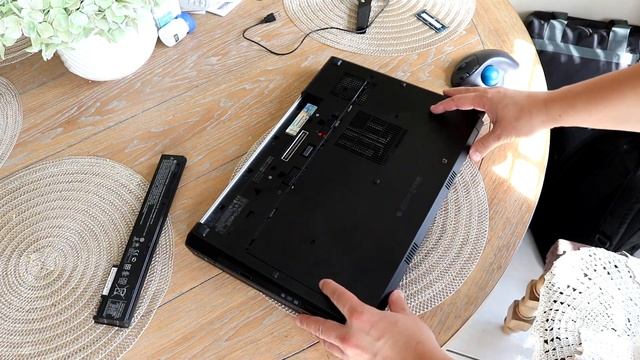 HP EliteBook 8770w Ram Upgrade смотреть онлайн