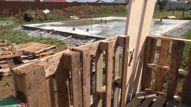 Как сделать бытовку бесплатно? Сарай из паллетов своими руками!