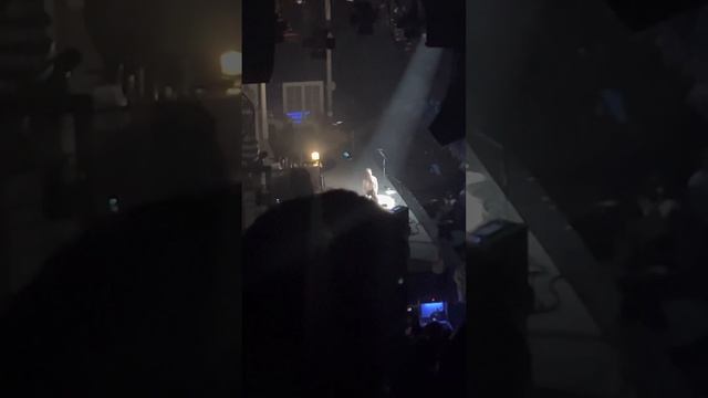 The 1975 - “Dramatic Transition” pt 2. ft annoying guy // @ Kia Forum on November 28th, 2022 смотреть онлайн