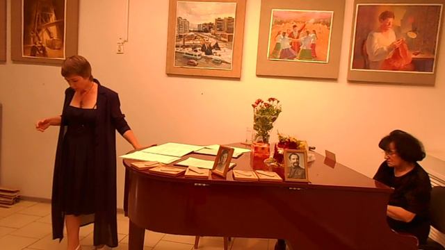 Стихи: "Я ЗНАЮ, КАК РЫДАЮТ У МОГИЛ..." и "РОДИМАЯ, КАК ТЫ СТРАДАЛА..." смотреть онлайн