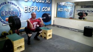 На грудь с плинтов замедленная съемка.