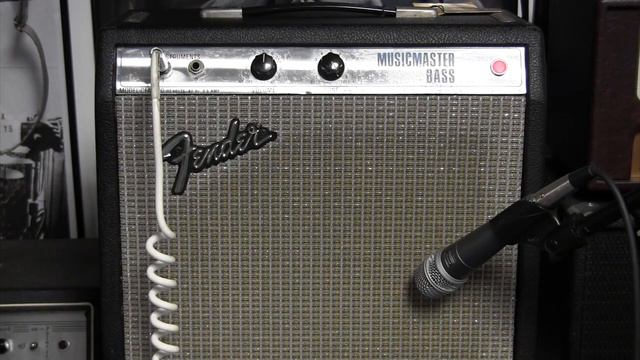 1970s Fender MusicMaster Bass Amp Demo смотреть онлайн
