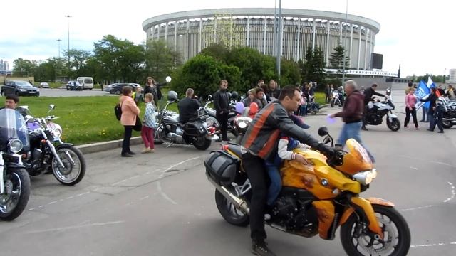 Встреча мотоциклистов с особыми детьми смотреть онлайн