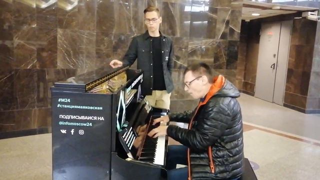 Пианино в метро. Станция "Маяковская".18.10.2019 Проект "Играй своë настроение". Сентябрь-октябрь. смотреть онлайн