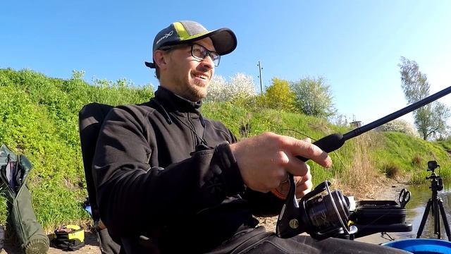 Рыбалка на карася на малой реке. Удалось поймать одного на фидер. Готовим курицу смотреть онлайн