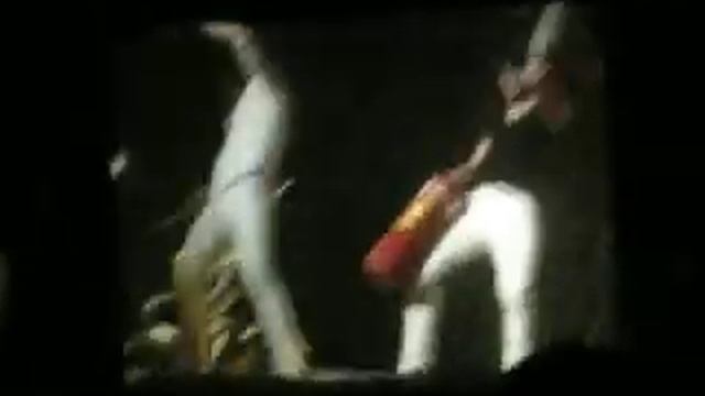 kevin gone crazy with a fire extinguisher смотреть онлайн