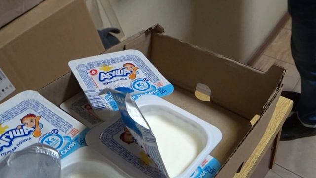 Молочная кухня Москвы. Творог Агуша испорченный или нормальный? Как вы думаете? смотреть онлайн