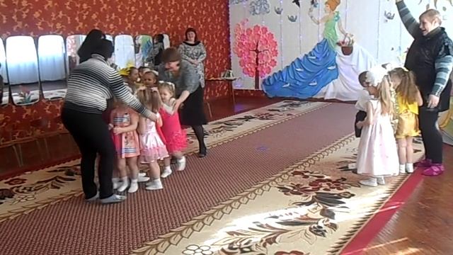 Утренник 8 марта Группа № 9 Пчелки ДОУ № 146 смотреть онлайн