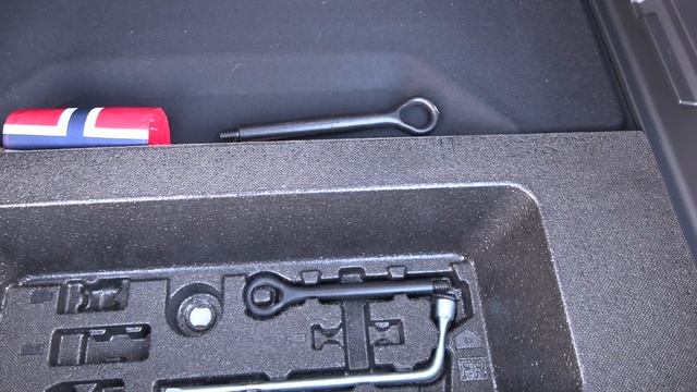 Toyota bZ4X banana box test смотреть онлайн