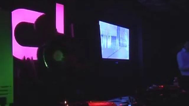 dj Yarik live in the Dom Party Bar.wmv смотреть онлайн