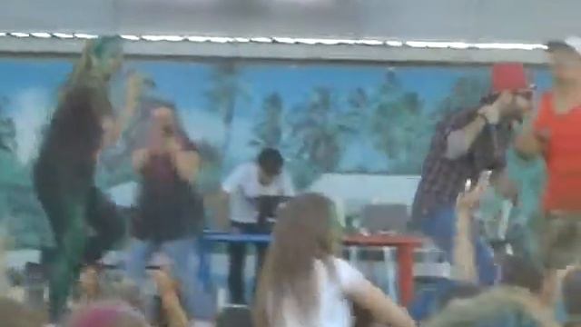 Фестиваль красок Белая Глина смотреть онлайн