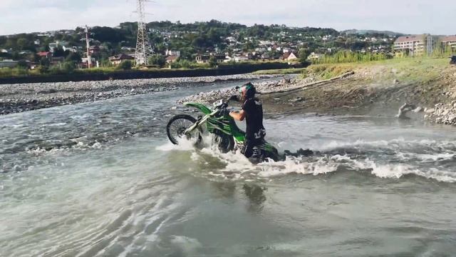 Ktm 690  Kawasaki KLX 250