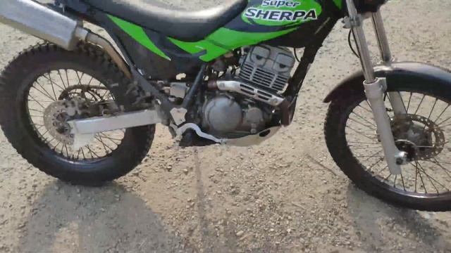 Kawasaki SuperSherpa Review. Обзор и запуск мотоцикла. смотреть онлайн