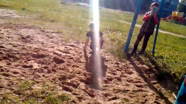 Он спрыгнул он сказал называется шарик