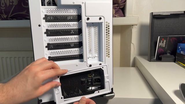 Building My DREAM Gaming PC | White Aesthetic x ASUS ROG Build | 2023 смотреть онлайн
